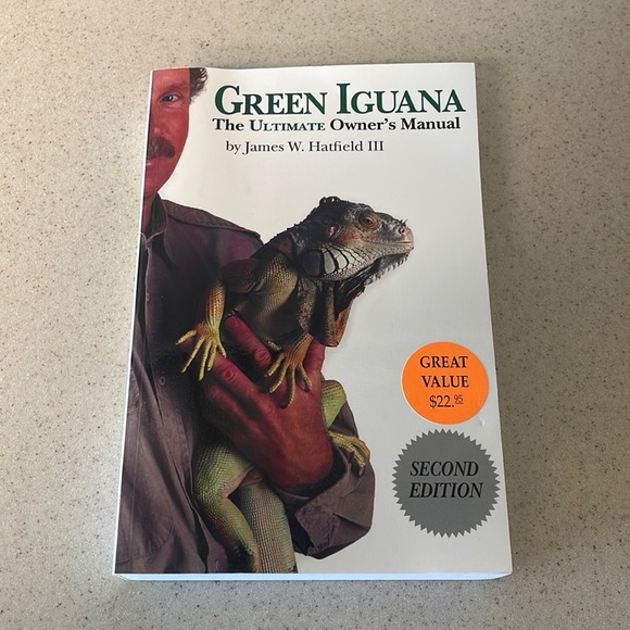 NWT The Green Iquana care book